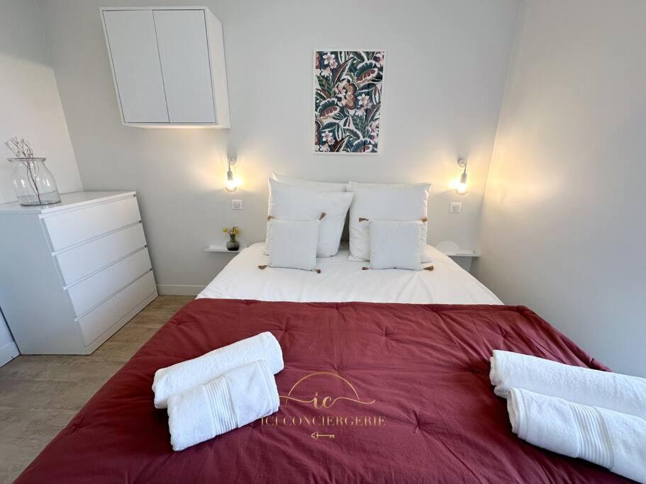 Le Petit Saint Louis Apartamento Versalhes Exterior foto