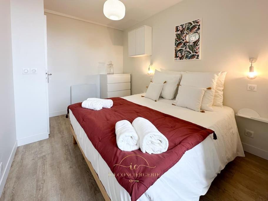 Le Petit Saint Louis Apartamento Versalhes Exterior foto