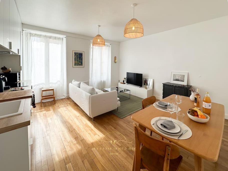 Le Petit Saint Louis Apartamento Versalhes Exterior foto