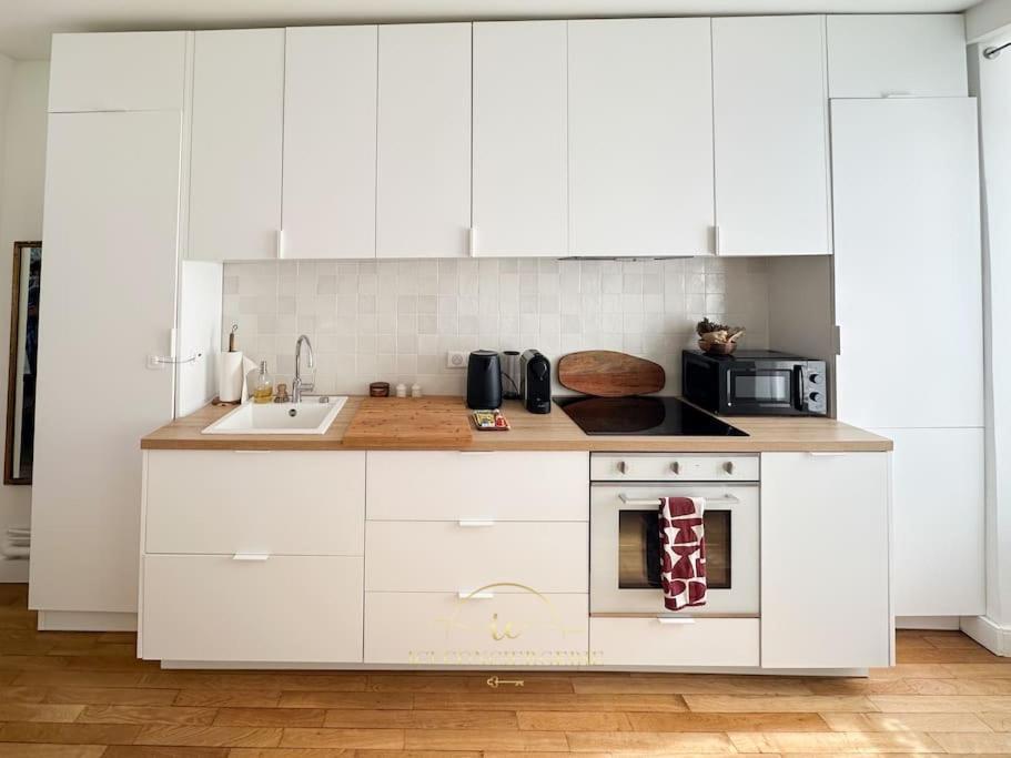 Le Petit Saint Louis Apartamento Versalhes Exterior foto